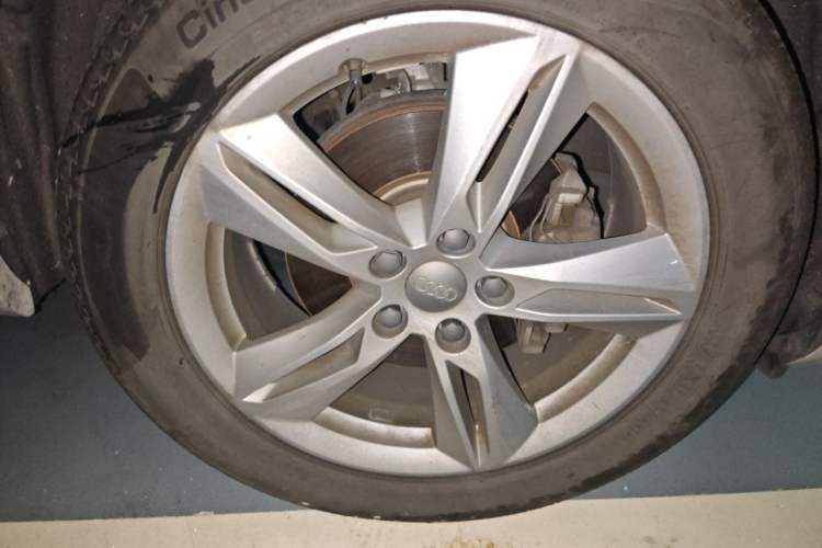 Used Audi Q3 2016 35 TFSI Style Edition Right Front Wheel Hub