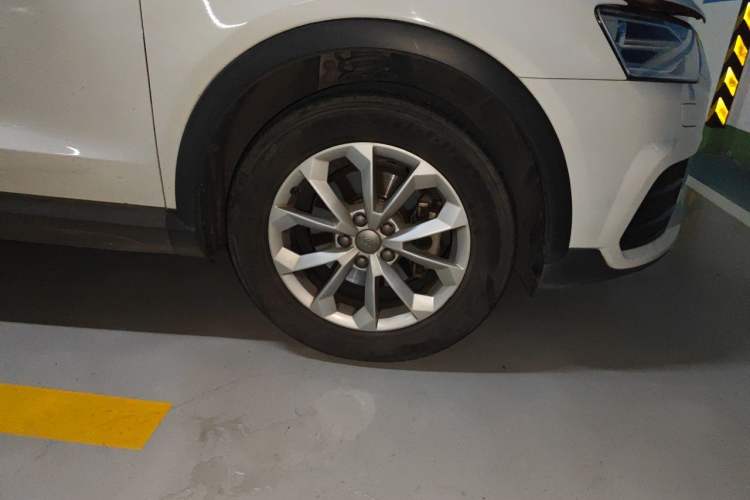 Used Audi Q3 2016 30 TFSI Standard Model Right Front Wheel Hub