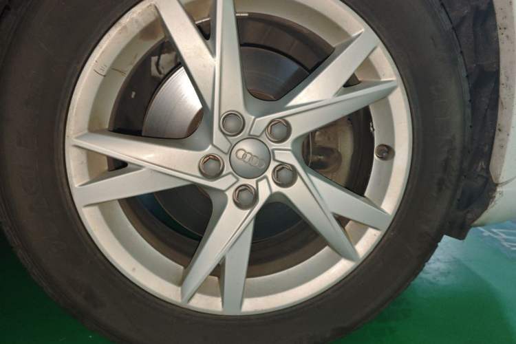 Used Audi Q3 2016 35 TFSI Fashion Model Right Front Wheel Hub