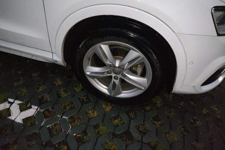 Used Audi Q3 2016 30 TFSI Fashion Model Right Front Wheel Hub