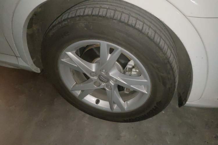 Used Audi Q3 2016 35 TFSI Fashion Model Right Front Wheel Hub
