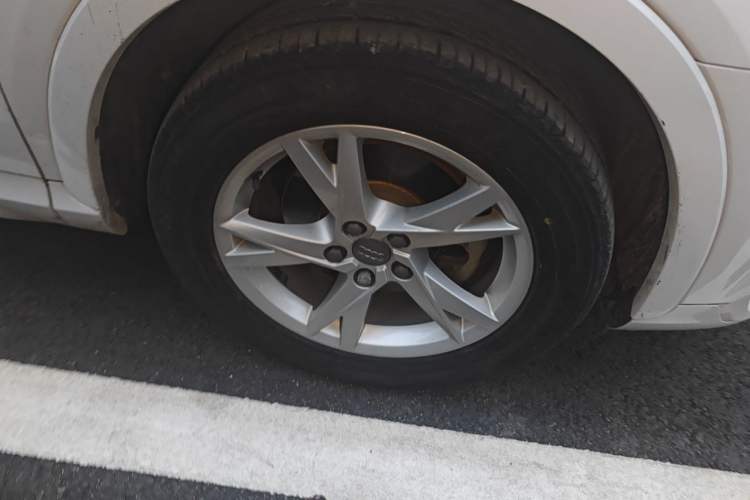 Used Audi Q3 2016 30 TFSI Fashion Model Right Front Wheel Hub