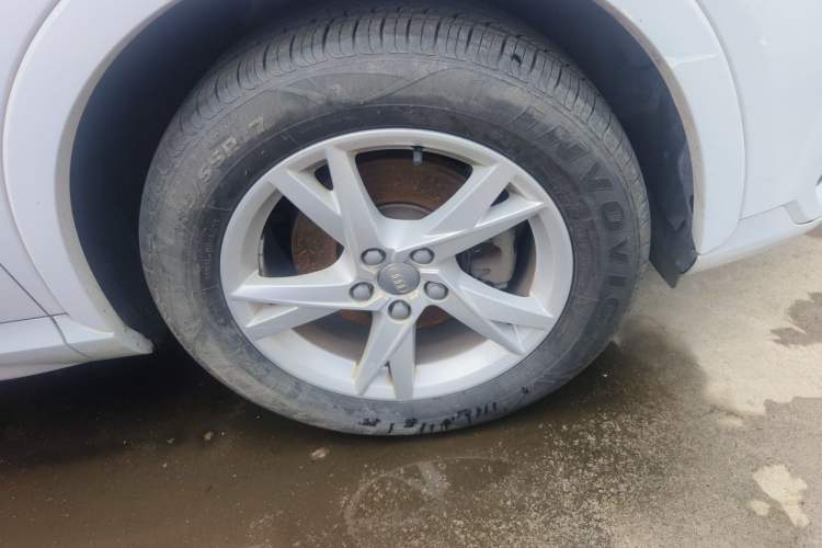 Used Audi Q3 2016 35 TFSI Fashion Model Right Front Wheel Hub