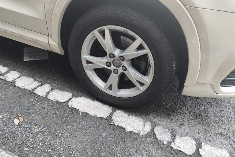 Used Audi Q3 2016 35 TFSI Fashion Model Right Front Wheel Hub