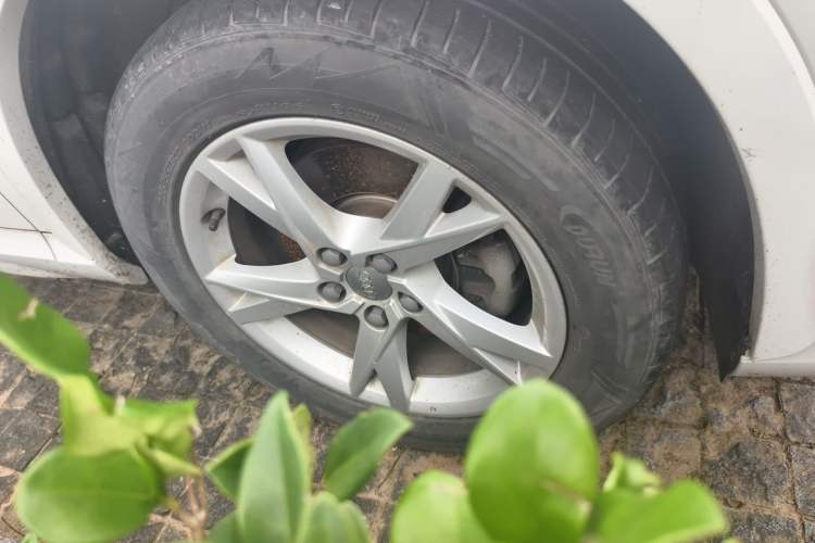 Used Audi Q3 2016 30 TFSI Fashion Model Right Front Wheel Hub