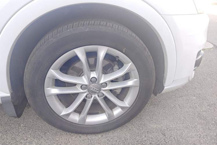Used Audi Q3 2016 30 TFSI Collector's Edition Comfort Model Right Front Wheel Hub