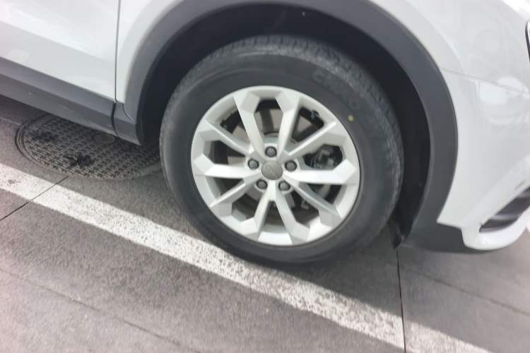 Used Audi Q3 2016 30 TFSI Standard Model Right Front Wheel Hub