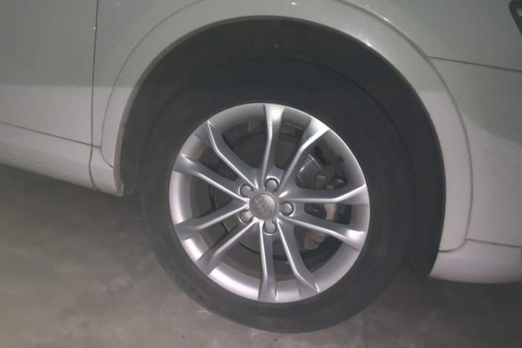 Used Audi Q3 2016 30 TFSI Collector's Edition Comfort Model Right Front Wheel Hub