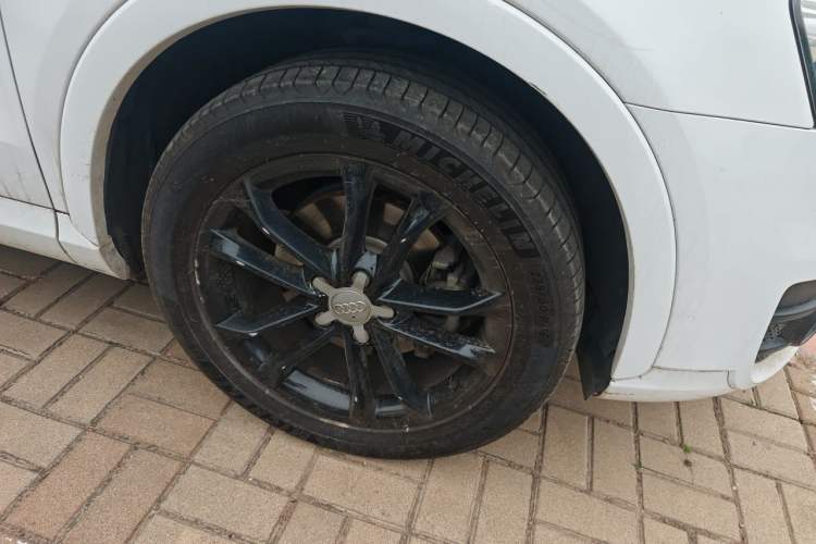 Used Audi Q3 2016 30 TFSI Collector's Edition Comfort Model Right Front Wheel Hub