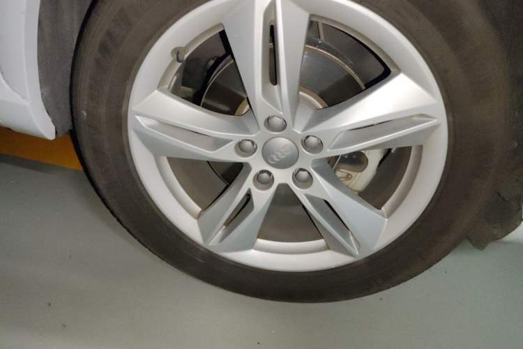 Used Audi Q3 2016 30 TFSI Fashion Model Right Front Wheel Hub