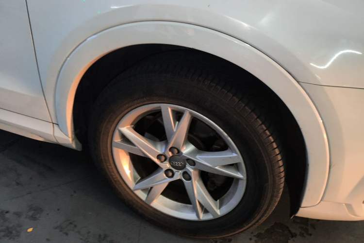 Used Audi Q3 2016 35 TFSI Fashion Model Right Front Wheel Hub