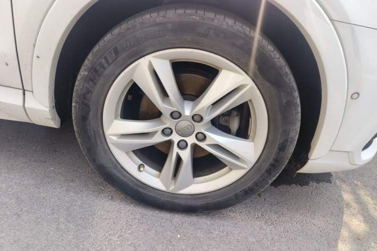 Used Audi Q3 2016 35 TFSI quattro all-wheel drive special edition Right Front Wheel Hub