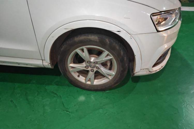 Used Audi Q3 2016 35 TFSI Fashion Model Right Front Wheel Hub