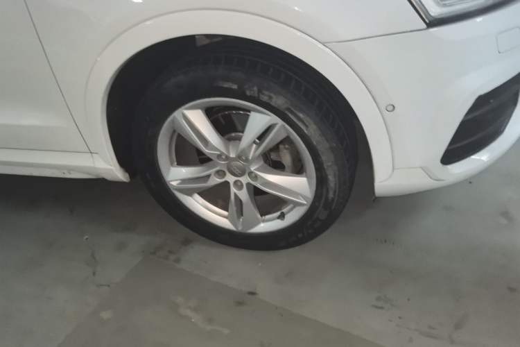 Used Audi Q3 2016 30 TFSI Fashion Model Right Front Wheel Hub