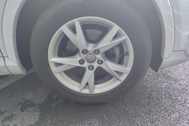 Used Audi Q3 2016 35 TFSI Fashion Model Right Front Wheel Hub