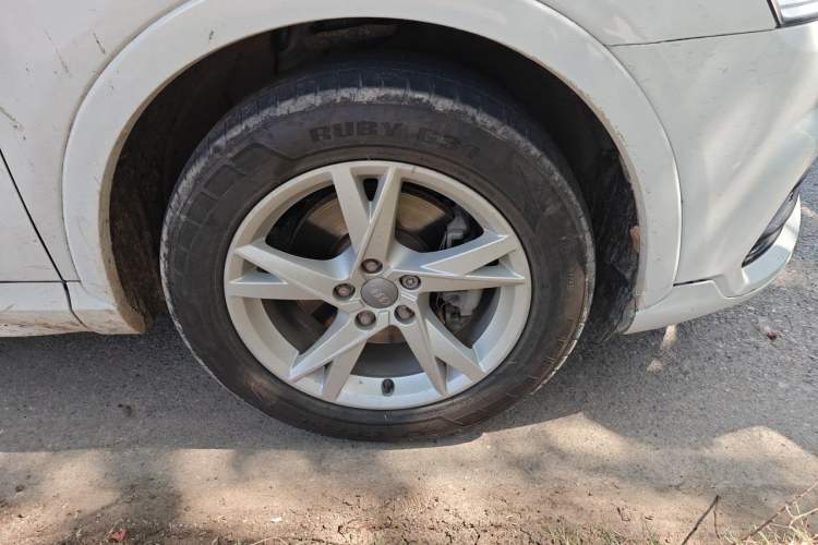 Used Audi Q3 2016 35 TFSI Fashion Model Right Front Wheel Hub