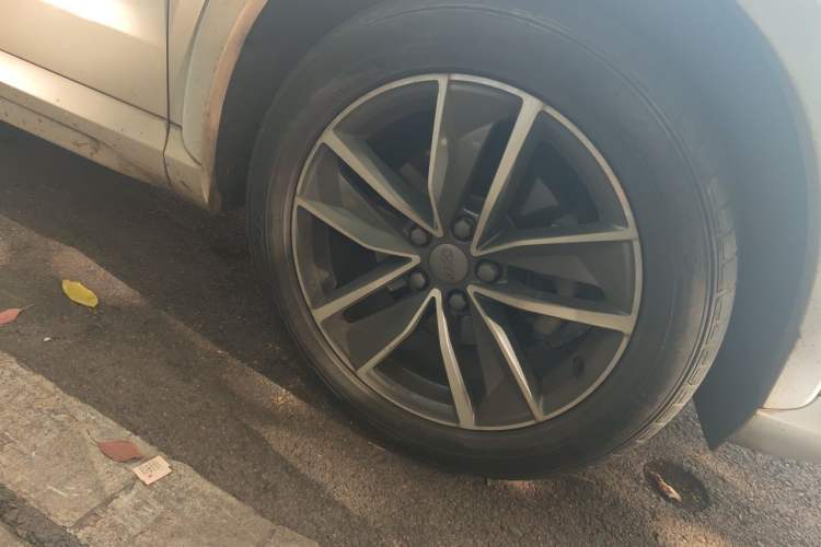 Used Audi Q3 2016 30 TFSI Collector's Edition Comfort Model Right Front Wheel Hub