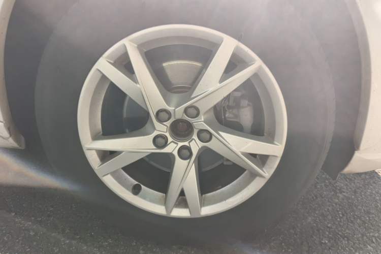Used Audi Q3 2016 35 TFSI Fashion Model Right Front Wheel Hub
