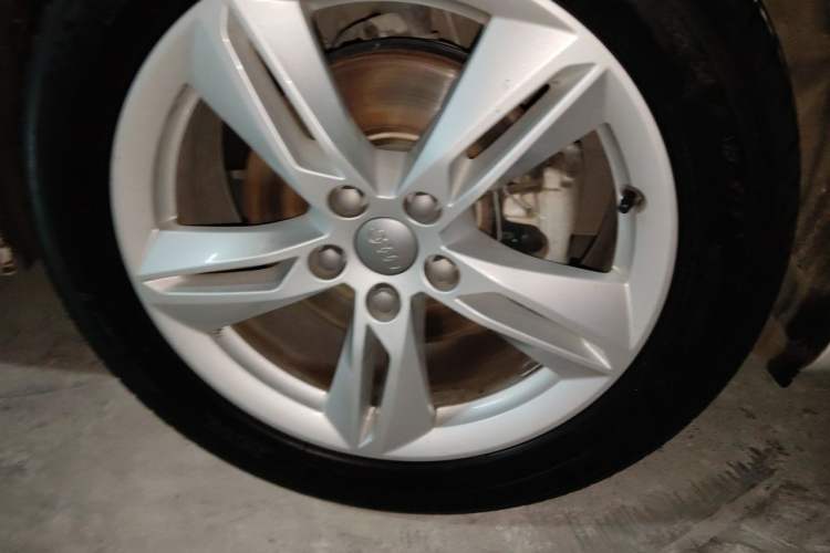 Used Audi Q3 2016 30 TFSI Fashion Model Right Front Wheel Hub