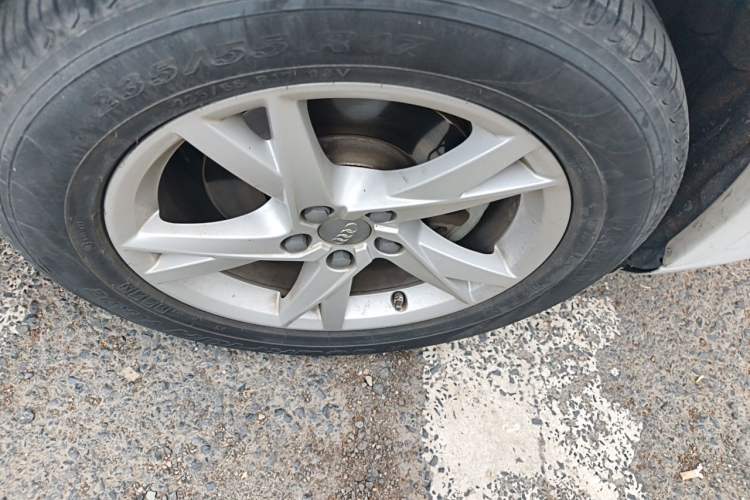 Used Audi Q3 2016 35 TFSI Fashion Model Right Front Wheel Hub