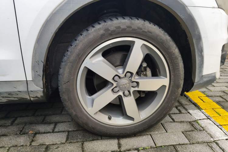 Used Audi Q3 2016 30 TFSI Collector's Edition Intelligent Model Right Front Wheel Hub