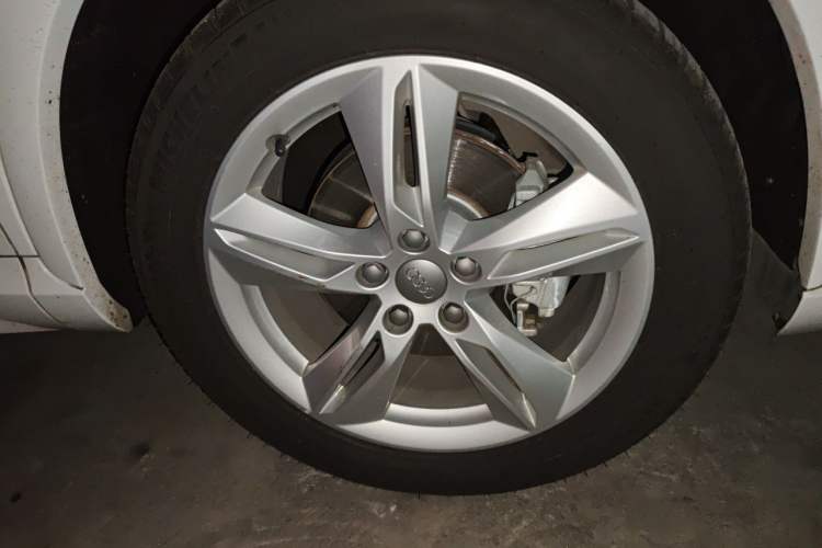 Used Audi Q3 2016 35 TFSI Style Edition Right Front Wheel Hub