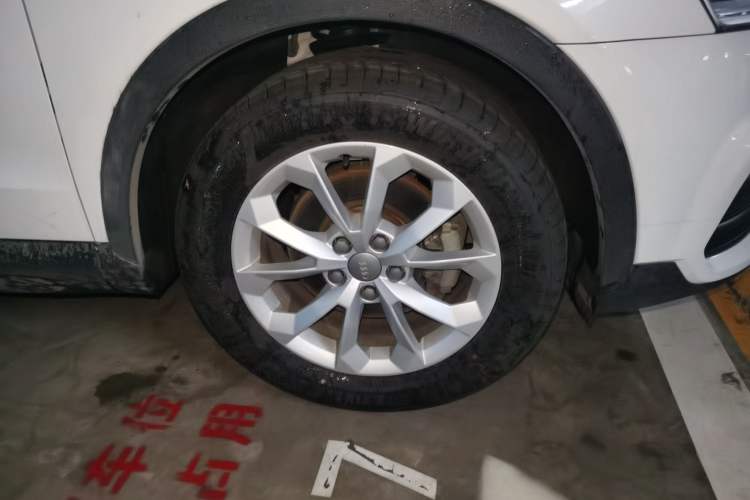 Used Audi Q3 2016 30 TFSI Standard Model Right Front Wheel Hub