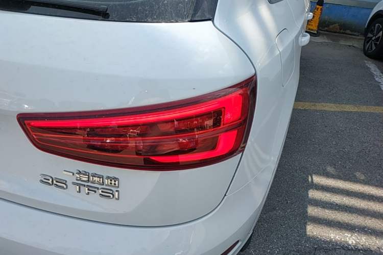 Used Audi Q3 2016 35 TFSI Fashion Model Right Rear Taillight