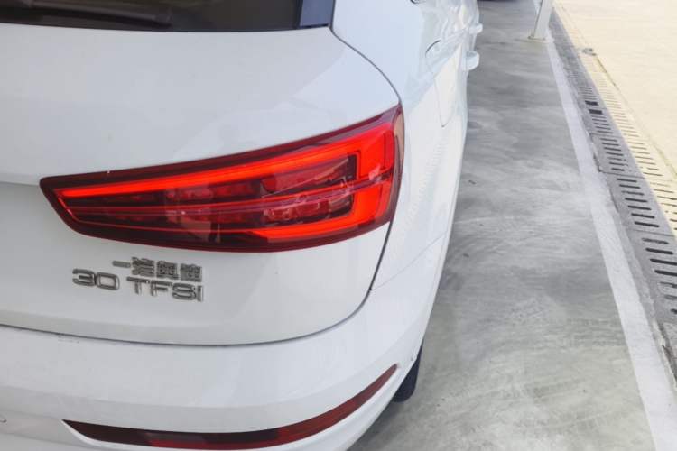 Used Audi Q3 2016 30 TFSI Fashion Model Right Rear Taillight