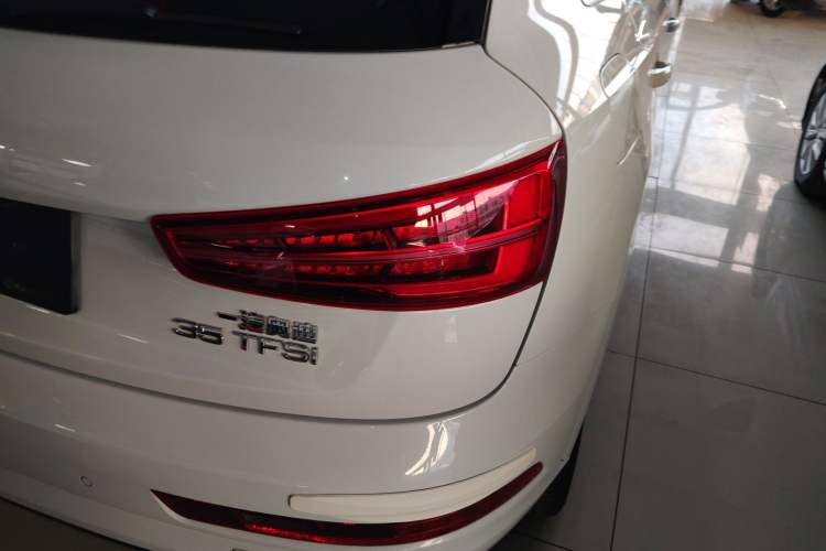 Used Audi Q3 2016 35 TFSI Fashion Model Right Rear Taillight