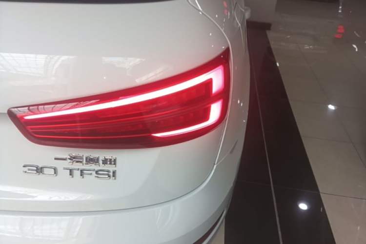 Used Audi Q3 2016 30 TFSI Fashion Model Right Rear Taillight