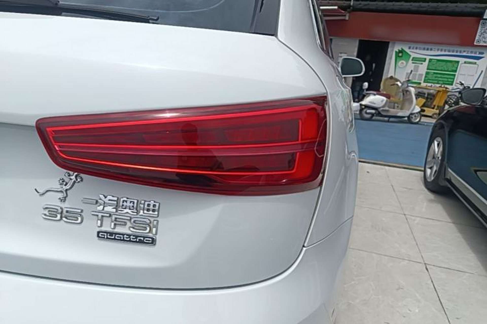 Used Audi Q3 2016 35 TFSI quattro all-wheel-drive style model Right Rear Taillight