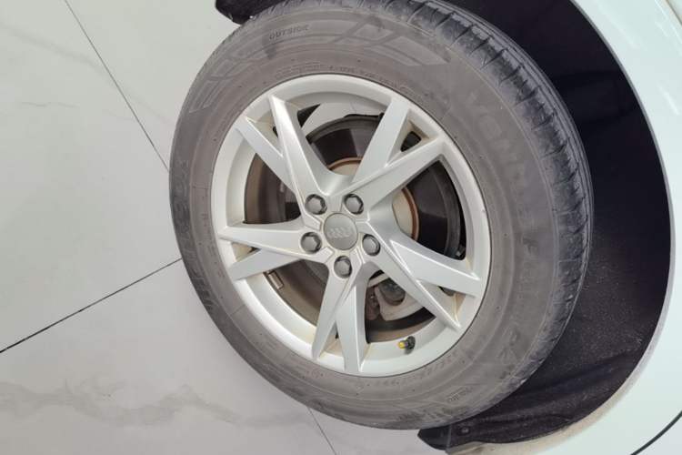 Used Audi Q3 2016 35 TFSI Fashion Model Right Rear Wheel Hub