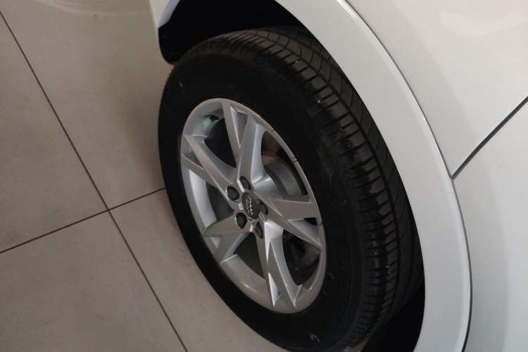 Used Audi Q3 2016 35 TFSI Fashion Model Right Rear Wheel Hub