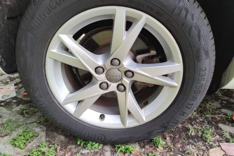Used Audi Q3 2016 35 TFSI Fashion Model Right Rear Wheel Hub