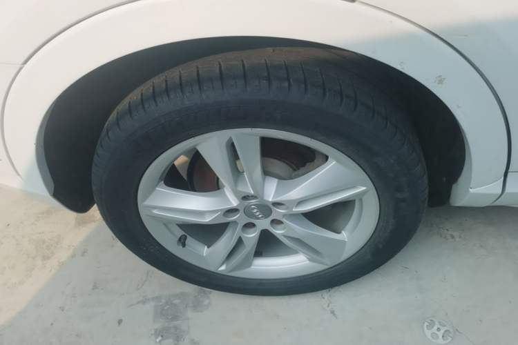 Used Audi Q3 2016 35 TFSI quattro all-wheel-drive style model Right Rear Wheel Hub