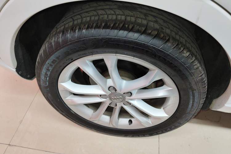 Used Audi Q3 2016 30 TFSI Collector's Edition Comfort Model Right Rear Wheel Hub