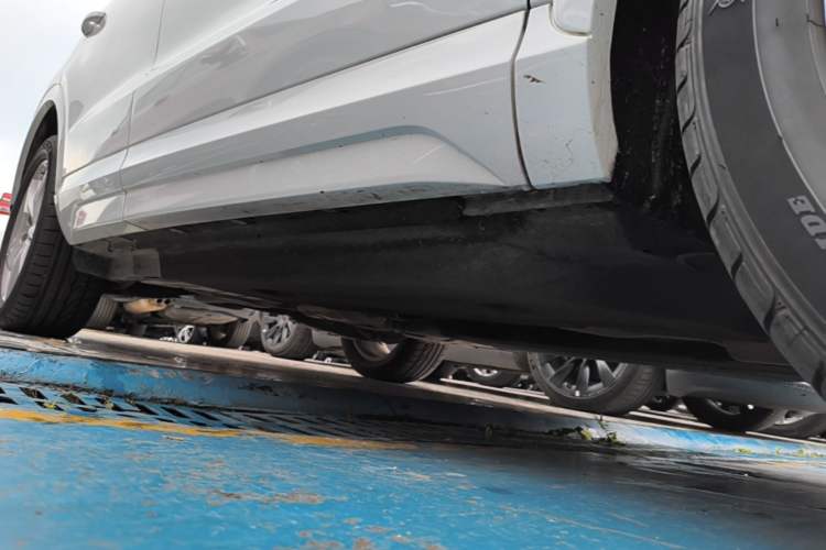 Used Audi Q3 2016 35 TFSI quattro all-wheel-drive style model Right Side Sill