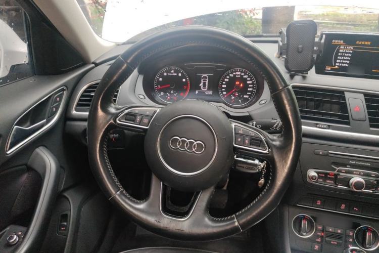 Used Audi Q3 2016 30 TFSI Fashion Model Steering Wheel
