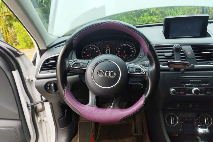 Used Audi Q3 2016 30 TFSI Fashion Model Steering Wheel