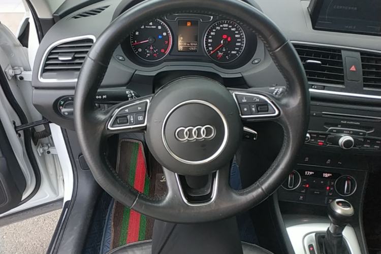 Used Audi Q3 2016 35 TFSI Fashion Model Steering Wheel