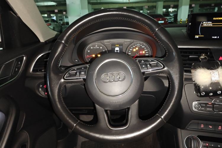 Used Audi Q3 2016 30 TFSI Fashion Model Steering Wheel