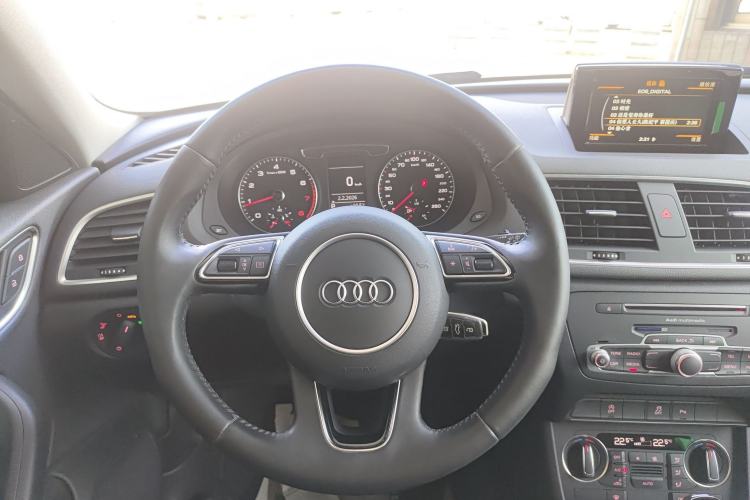 Used Audi Q3 2016 30 TFSI Fashion Model Steering Wheel