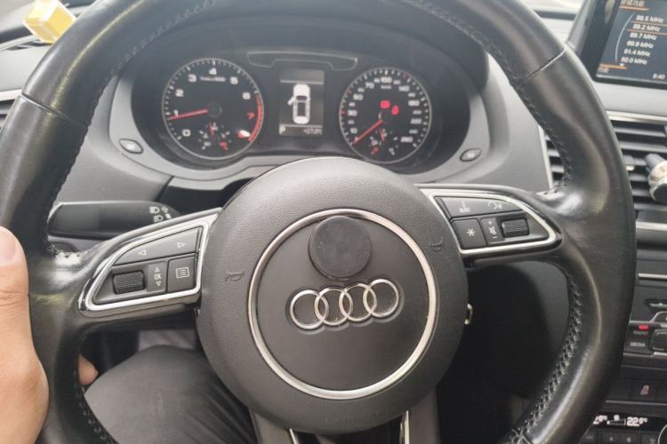 Used Audi Q3 2016 30 TFSI Fashion Model Steering Wheel