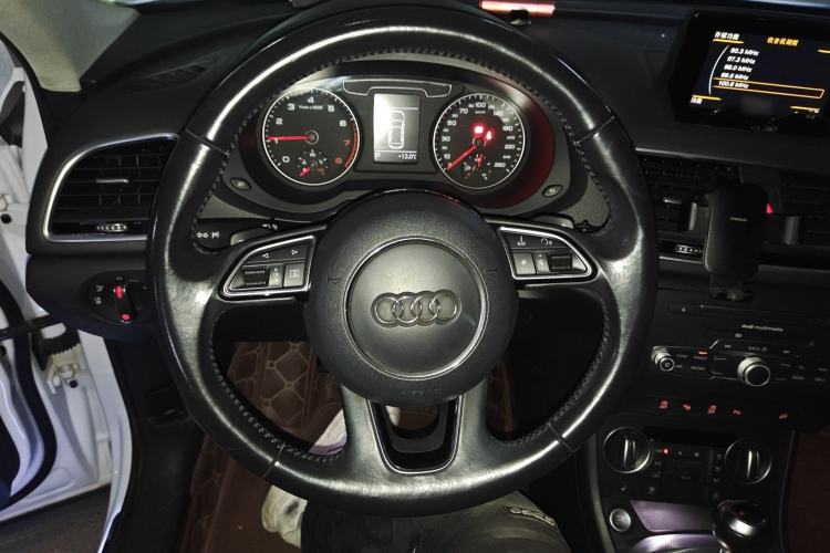 Used Audi Q3 2016 35 TFSI quattro all-wheel-drive style model Steering Wheel