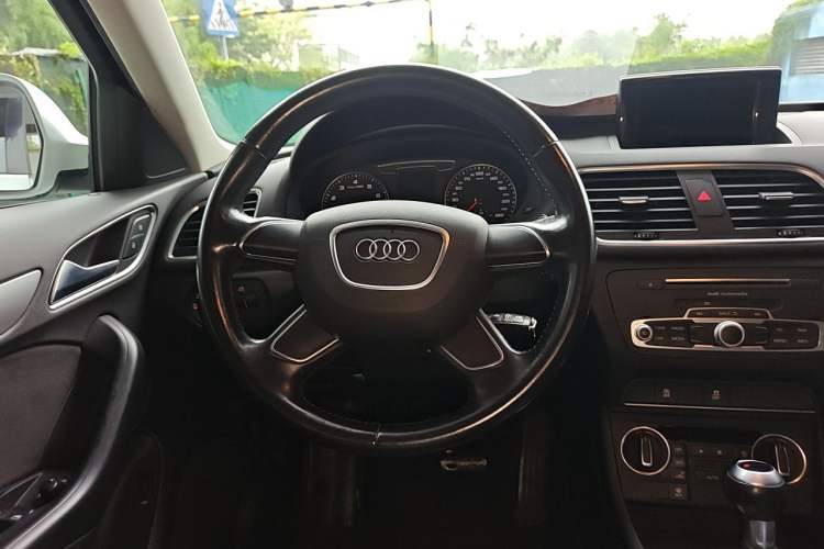 Used Audi Q3 2016 30 TFSI Standard Model Steering Wheel