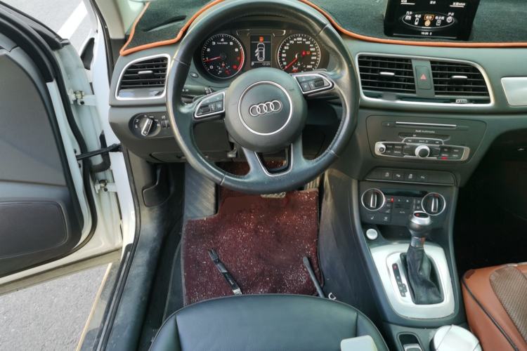 Used Audi Q3 2016 30 TFSI Fashion Model Steering Wheel
