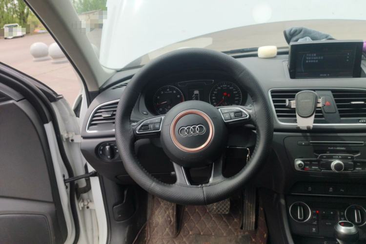 Used Audi Q3 2016 30 TFSI Fashion Model Steering Wheel
