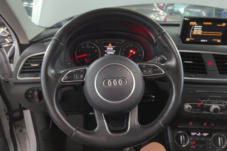Used Audi Q3 2016 35 TFSI Fashion Model Steering Wheel