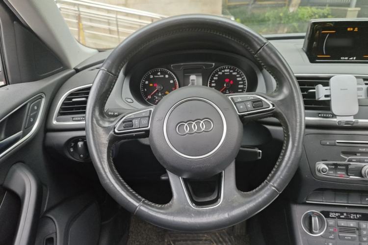 Used Audi Q3 2016 30 TFSI Fashion Model Steering Wheel